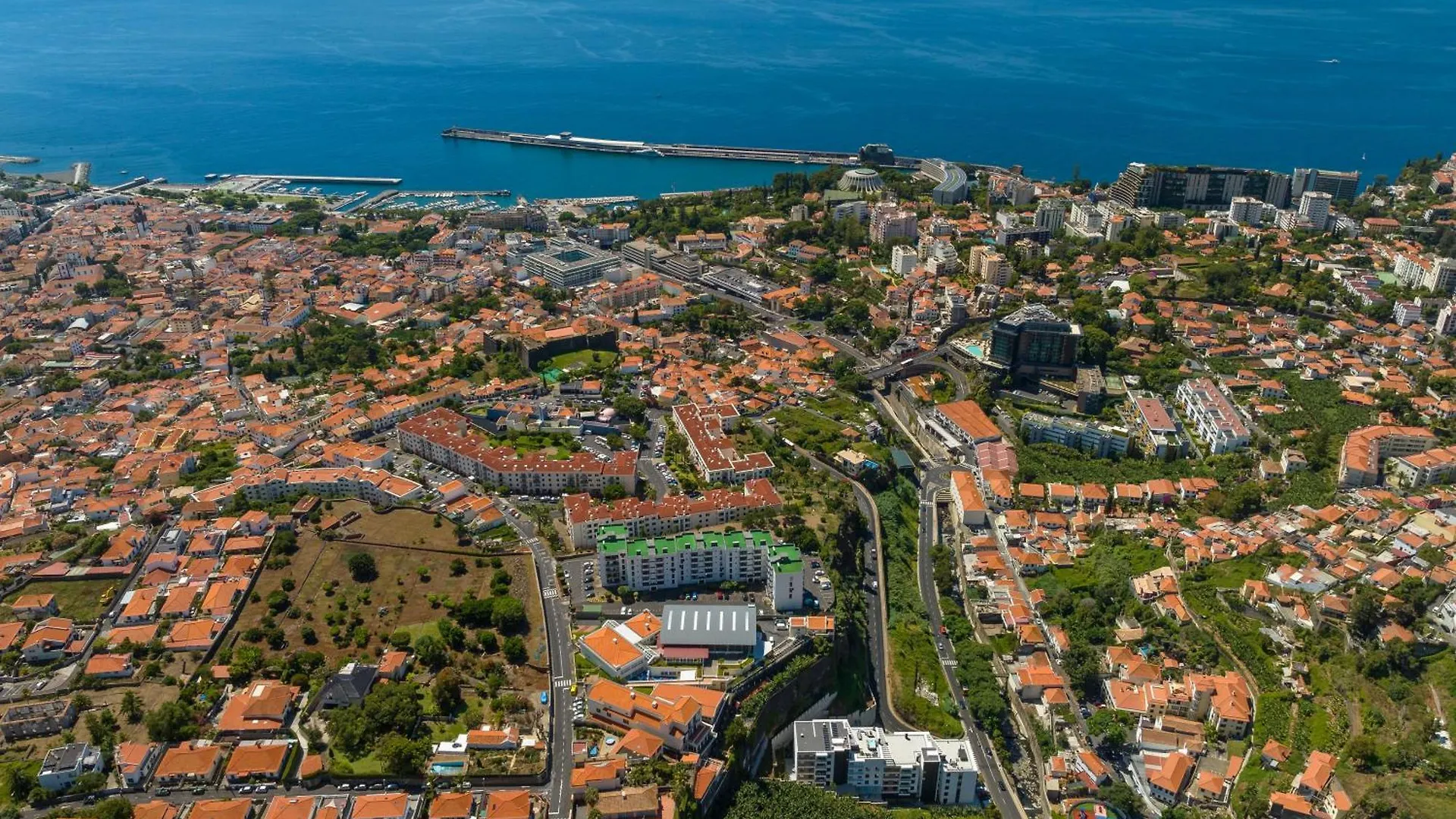 All You Need Apartment City Center Φουνκάλ